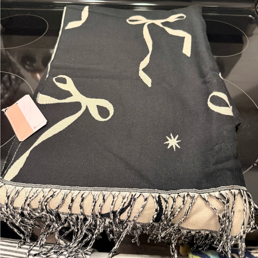 Black and Cream Scarf/Wrap with Fringe NWT